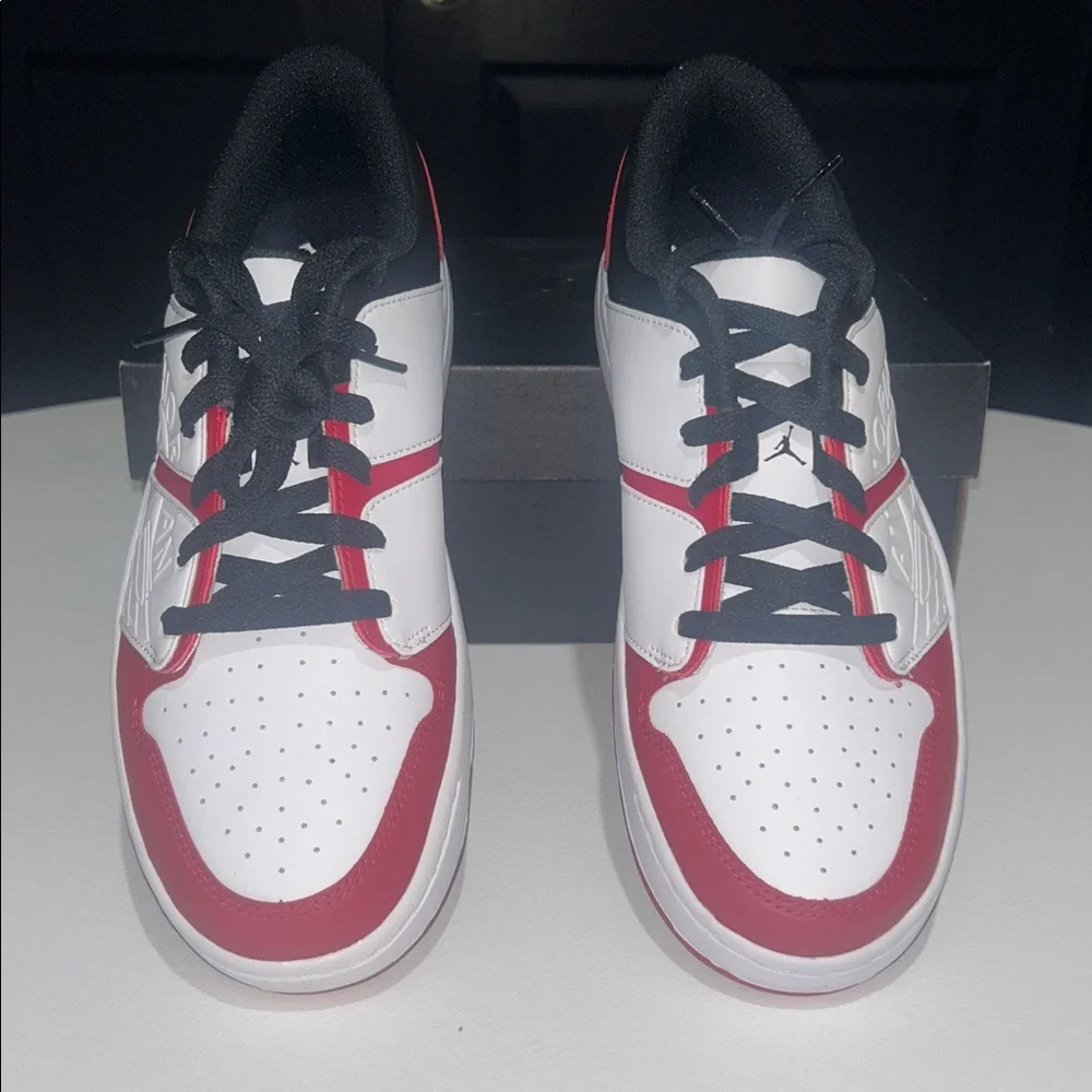 Jordan Nu Retro 1 Low “Varsity Red White Black” Youth Size 7Y - Picture 3 of 12